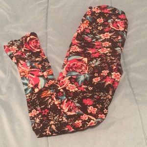 Size tween lularoe leggings